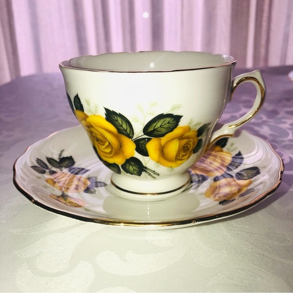 Vintage 1950s Royal Vale Bone China Tea Cup & Saucer Yellow Rose Pattern - Picture 10 of 10